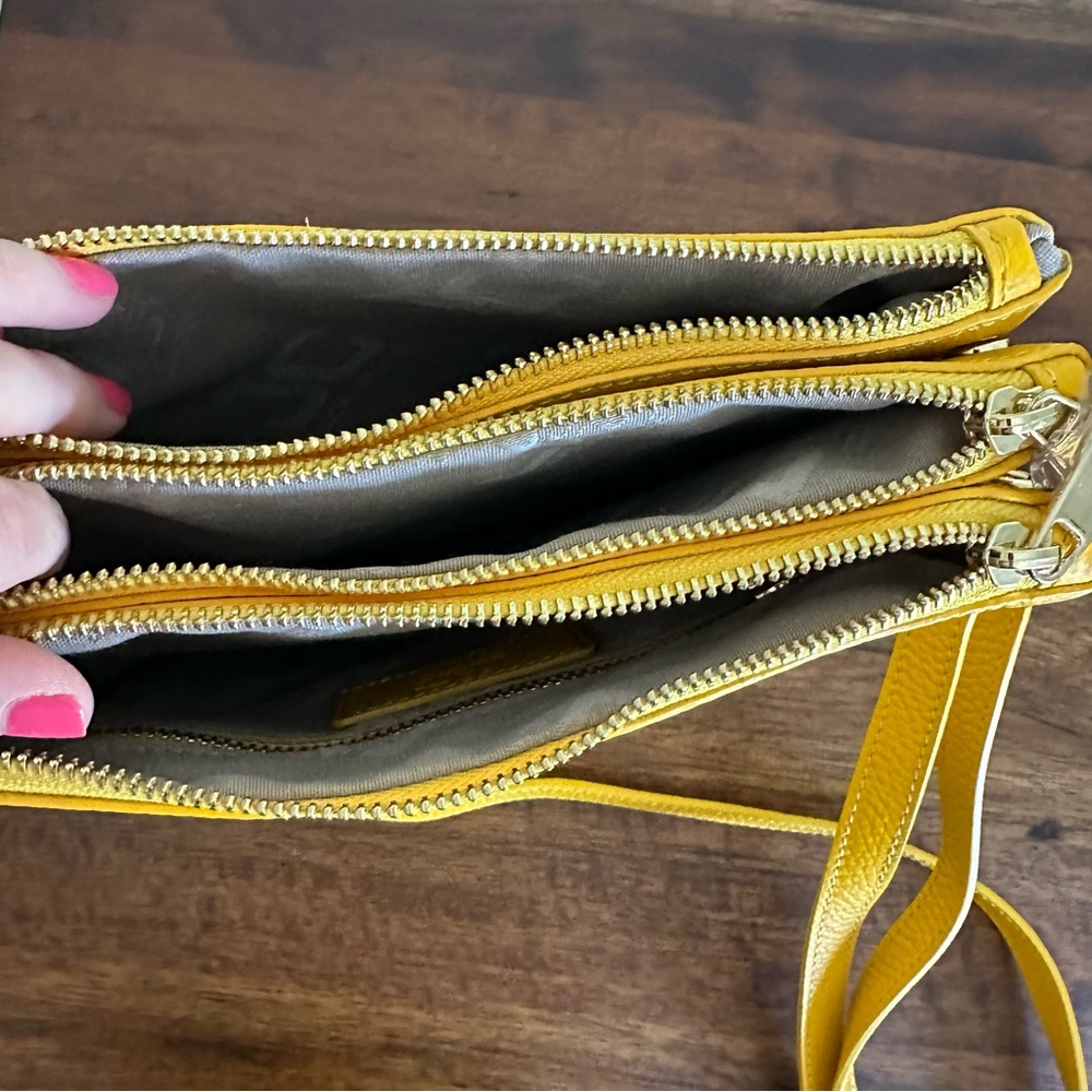 Italian JackyCeline Yellow Leather Crossbody Bag. Leather. Made in Italy. - Picture 8 of 10